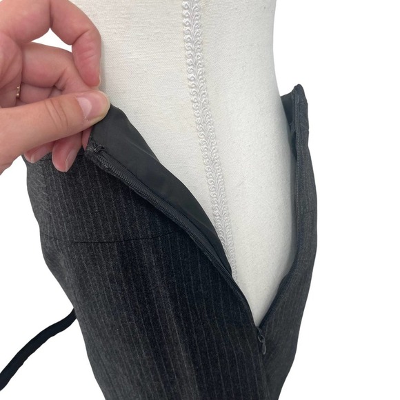 Antonio Melani Pencil Skirt Gray Pinstripe Business Casual 8 - Picture 4 of 6